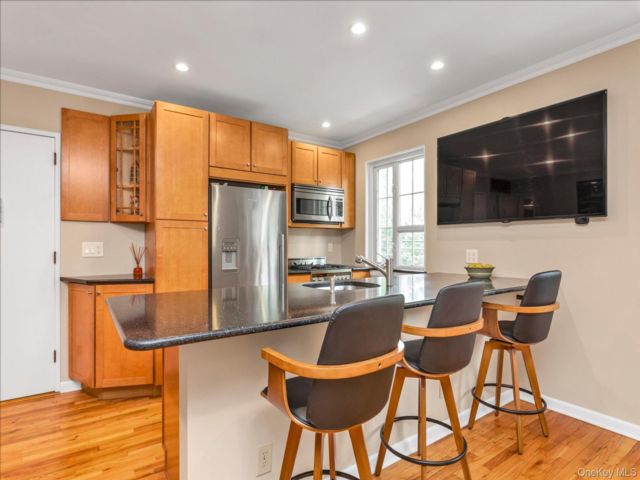  1 BR,  1.00 BTH &nbsp;Garden style home in Huntington