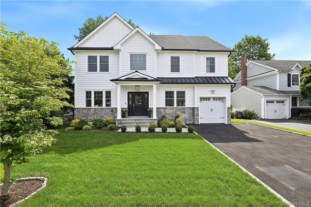  4 BR,  6.00 BTH &nbsp;Colonial style home in Garden City