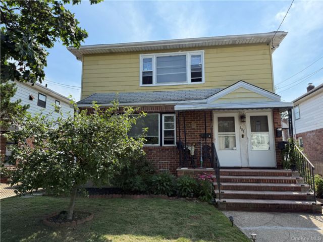  3 BR,  1.00 BTH &nbsp;Other style home in Valley Stream