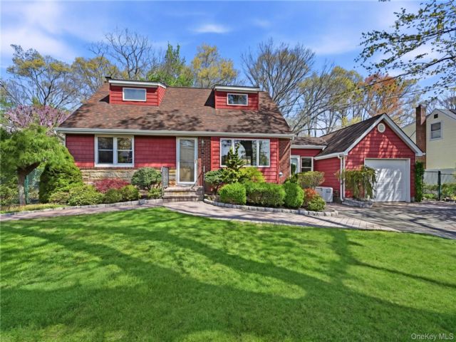 4 BR,  2.00 BTH &nbsp;Cape cod style home in Shoreham