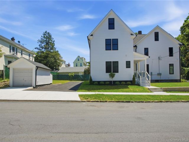  7 BR,  6.00 BTH &nbsp;A-frame style home in Yonkers