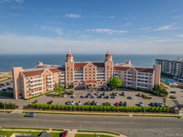 Studio,  1.00 BTH &nbsp;Other style home in Lido Beach