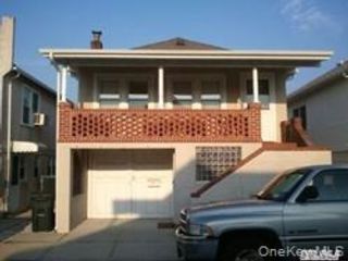  1 BR,  1.00 BTH &nbsp;Includes legal  style home in Long Beach