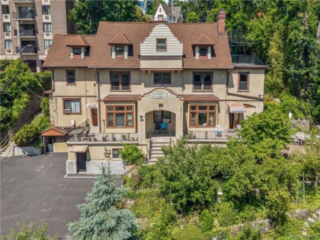  3 BR,  2.00 BTH &nbsp;Mediterranean style home in Yonkers