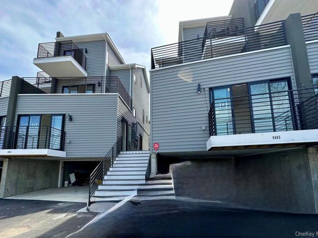  5 BR,  4.00 BTH &nbsp;Contemporary style home in Rockaway Beach