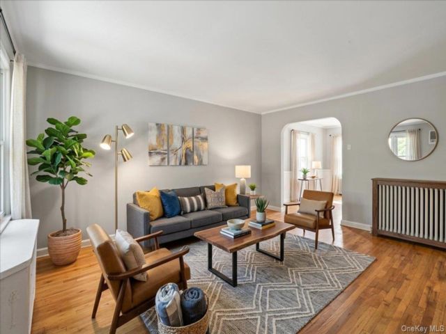  3 BR,  1.00 BTH &nbsp;House style home in Bellerose