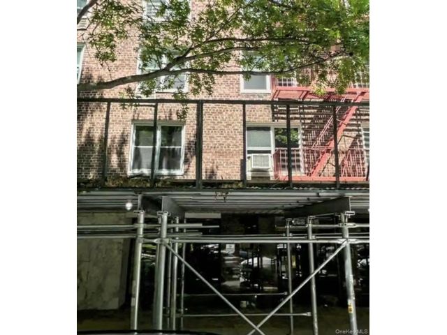  1 BR,  1.00 BTH &nbsp;Other style home in Flushing