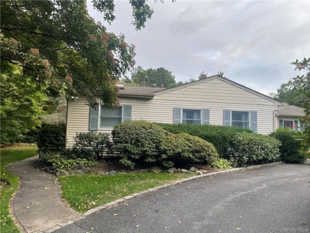  1 BR,  1.00 BTH &nbsp;Includes legal  style home in Dix Hills