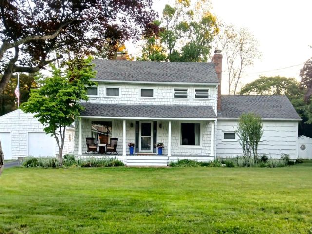  3 BR,  2.00 BTH &nbsp;Exp cape style home in East Setauket