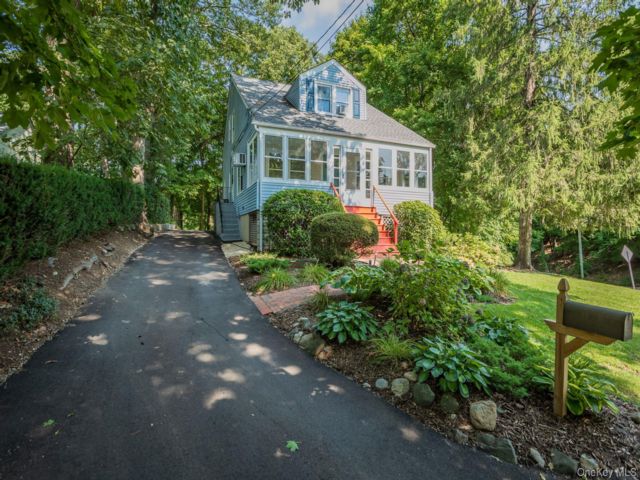  2 BR,  1.00 BTH &nbsp;A-frame style home in Huntington