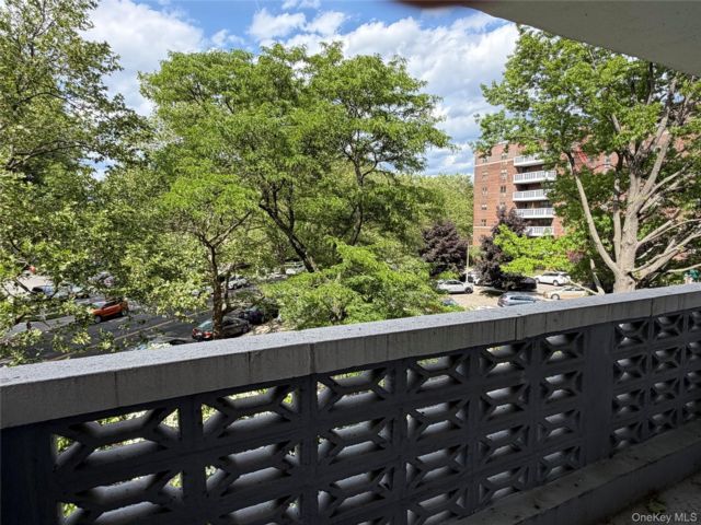 [PHOTO]
