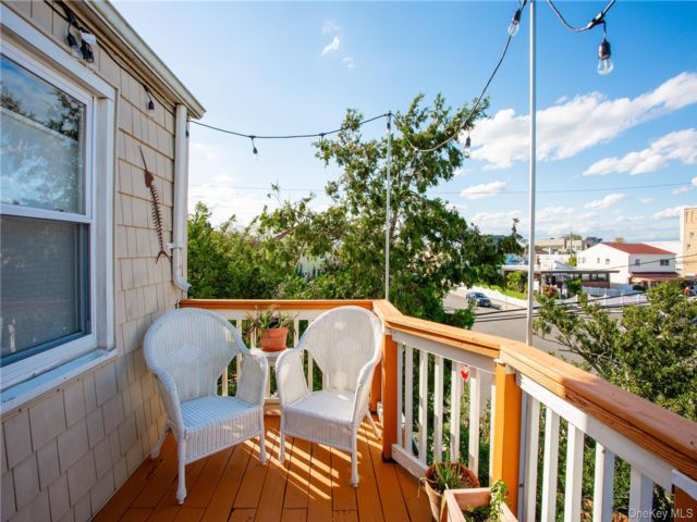 [PHOTO]