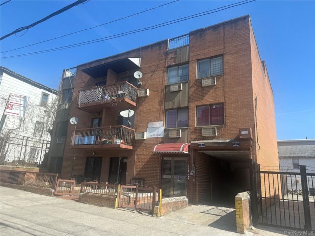 2 BR,  2.00 BTH &nbsp;Other style home in Corona