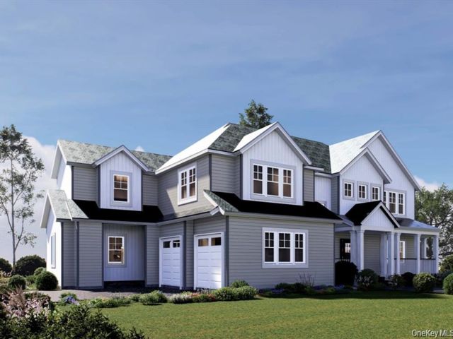  5 BR,  5.00 BTH &nbsp;Colonial style home in Port Jefferson