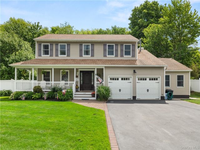 [West Islip Real Estate, listing number 7294592]