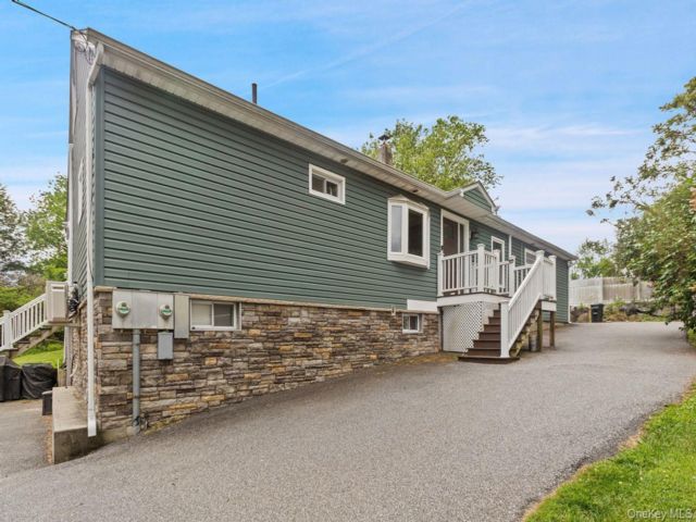  4 BR,  2.00 BTH &nbsp;Other style home in Cortlandt Manor