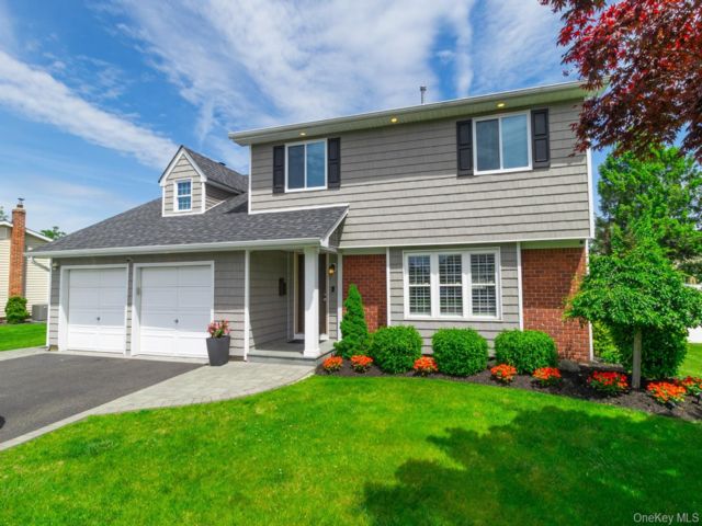 [West Islip Real Estate, listing number 7294789]