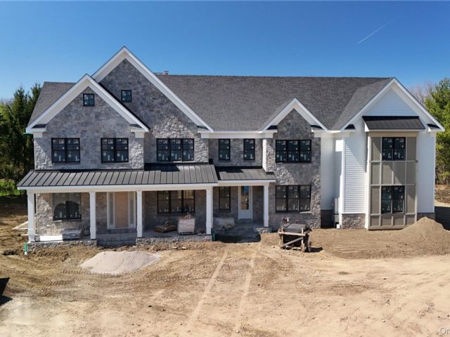  6 BR,  9.00 BTH &nbsp;Colonial style home in Purchase
