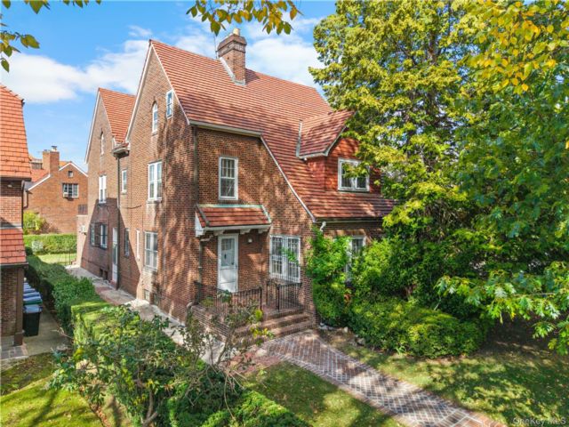  6 BR,  5.00 BTH &nbsp;Tudor style home in Forest Hills