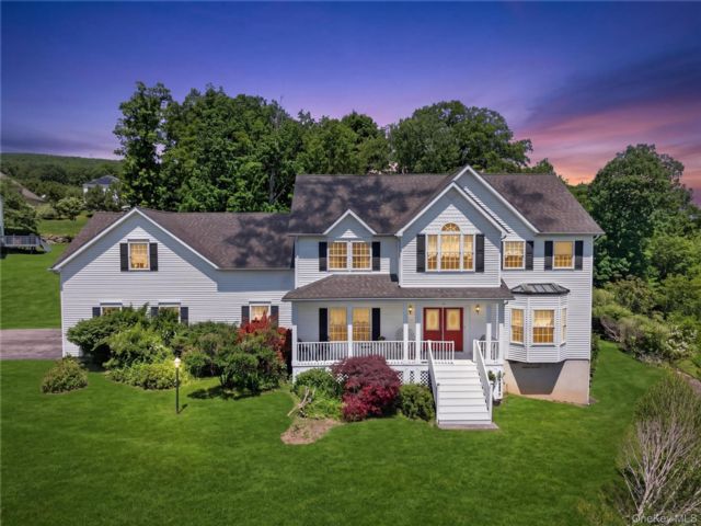  5 BR,  3.00 BTH &nbsp;Colonial style home in Highland Mills