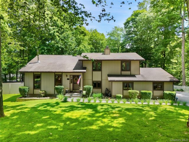 [Yorktown Heights Real Estate, listing number 7295084]