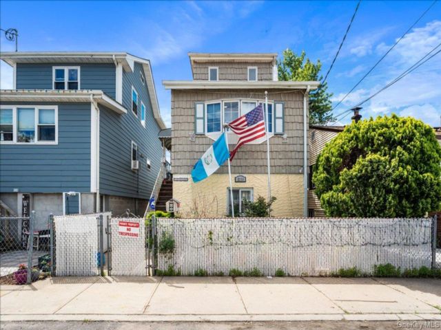 [Howard Beach Real Estate, listing number 7295205]