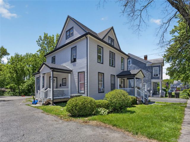  3 BR,  1.00 BTH &nbsp;Colonial style home in Chester