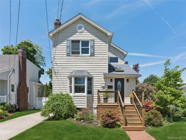 [Merrick Real Estate, listing number 7295351]