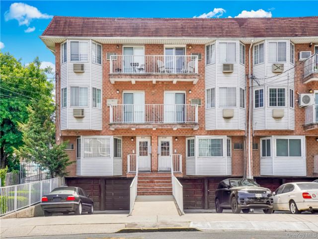  1 BR,  1.00 BTH &nbsp;Condo style home in Canarsie