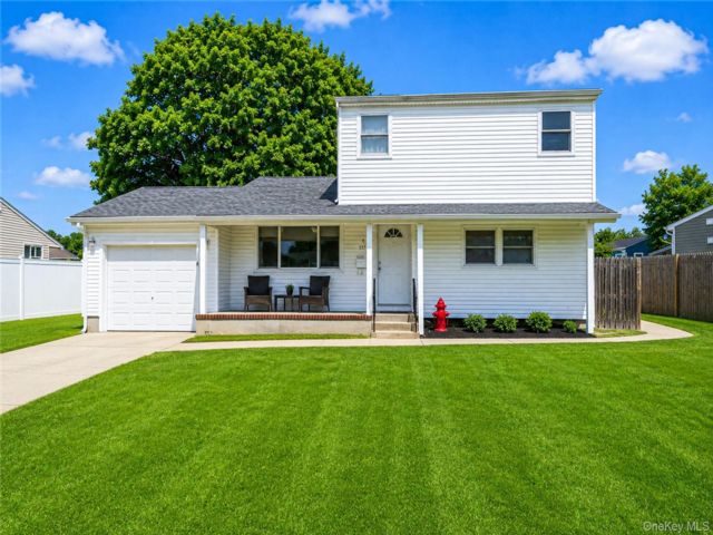  8 BR,  4.00 BTH &nbsp;Exp ranch style home in Brentwood
