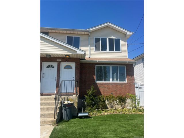  5 BR,  3.00 BTH &nbsp;House style home in Arverne