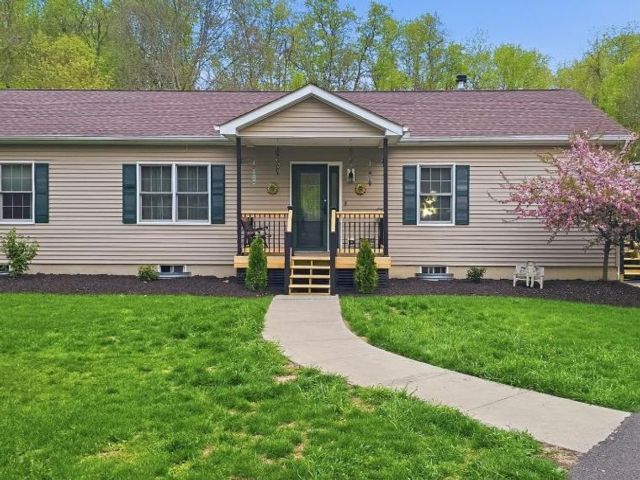  5 BR,  5.00 BTH &nbsp;Ranch style home in Highland