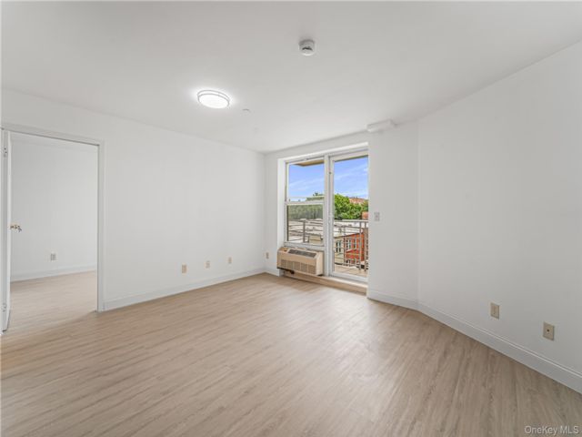  2 BR,  2.00 BTH &nbsp;High rise style home in Elmhurst