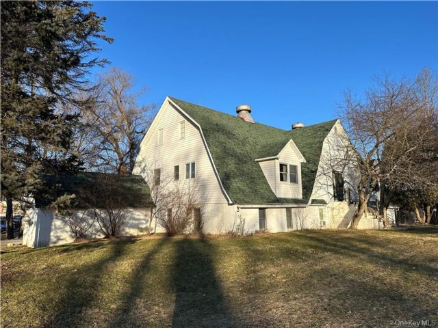  1 BR,  1.00 BTH &nbsp;Barndominium style home in Pine Bush
