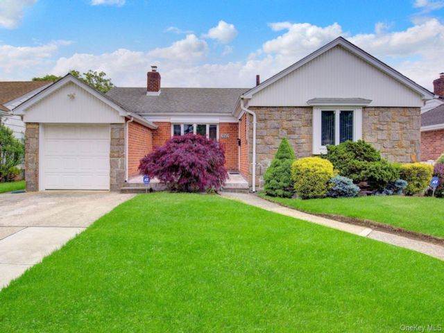 [Valley Stream Real Estate, listing number 7295674]