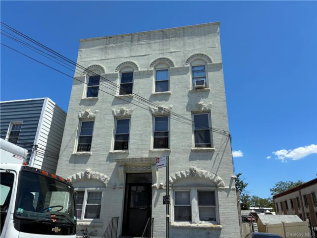 Studio,  0.00 BTH &nbsp;Mid rise style home in Long Island City