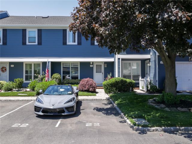  3 BR,  3.00 BTH &nbsp;Condo style home in Island Park