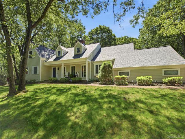 [East Setauket Real Estate, listing number 7296217]