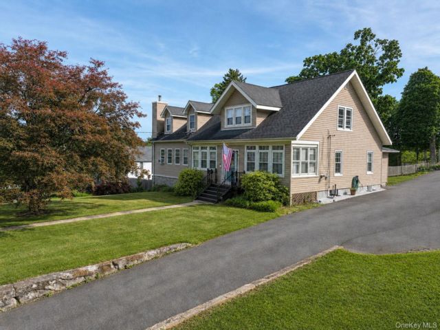  4 BR,  3.00 BTH &nbsp;Contemporary style home in Thompson Ridge
