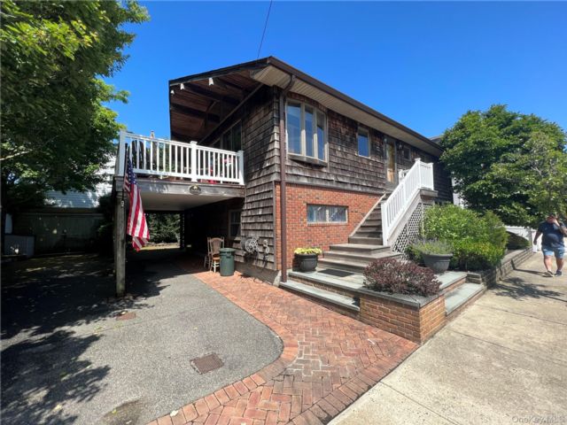 4 BR,  2.00 BTH &nbsp;Hi ranch style home in Point Lookout