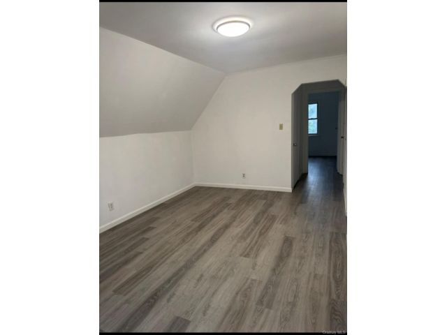  1 BR,  1.00 BTH &nbsp;Cape cod style home in Saint Albans