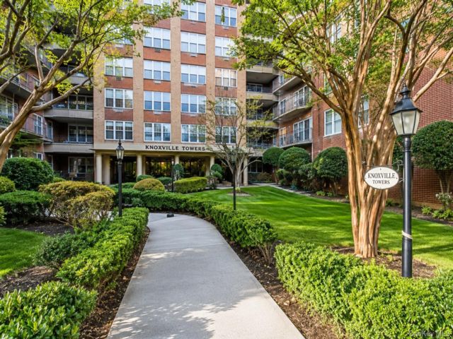  1 BR,  1.00 BTH &nbsp;Mid rise style home in Elmhurst
