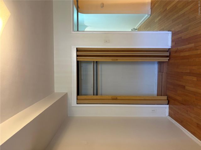 [PHOTO]