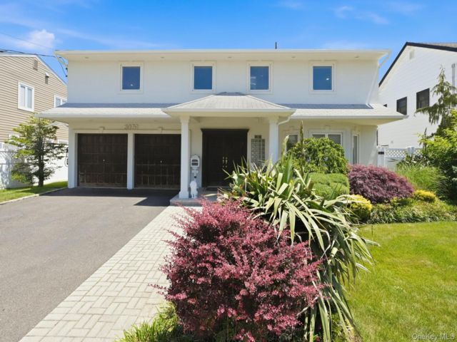  4 BR,  3.00 BTH &nbsp;Splanch style home in Oceanside