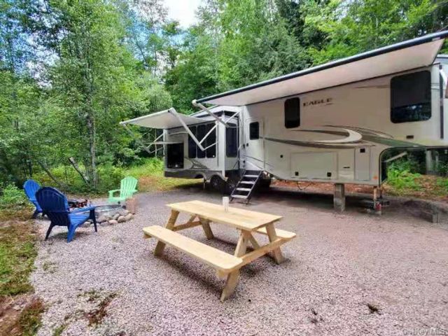 [Bethel Real Estate, listing number 7297295]