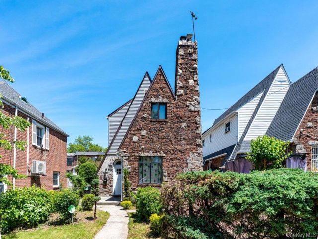 [Hillcrest (queens) Real Estate, listing number 7297313]