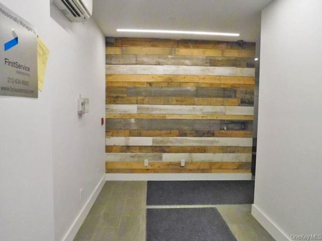 [PHOTO]