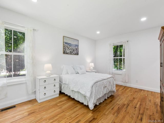 [PHOTO]