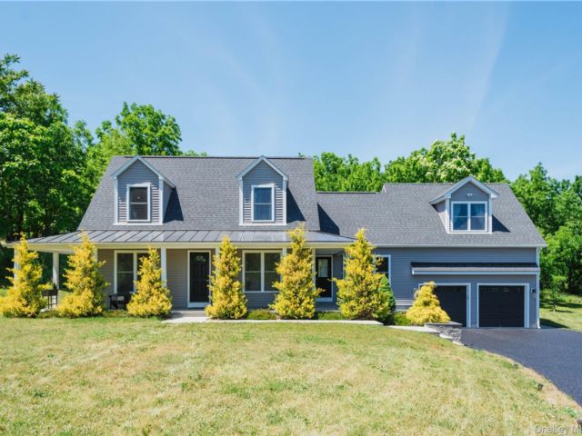  4 BR,  5.00 BTH &nbsp;Cape cod style home in Marlboro