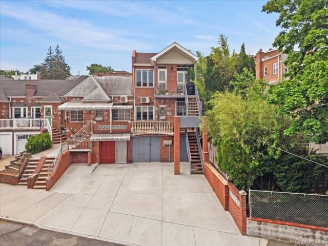  2 BR,  1.00 BTH &nbsp;Modern style home in Flushing